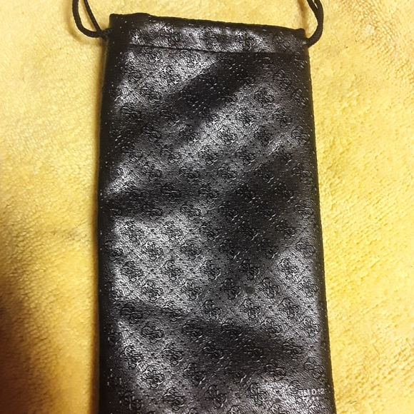 Guess Eyewear Pouch - Picture 2 of 3
